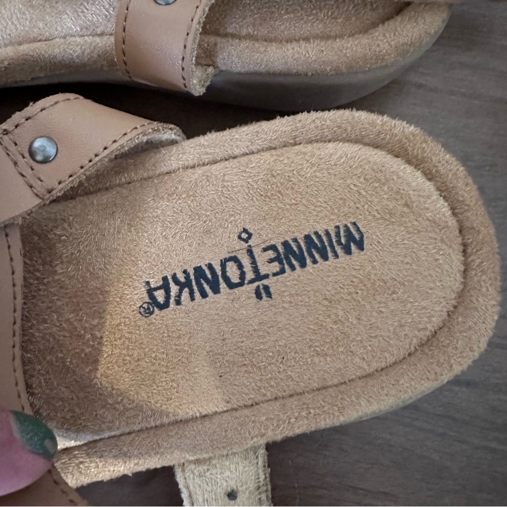 Minnetonka Women's Slingback Sunny Beige Sandals Size 13 - Picture 5 of 9